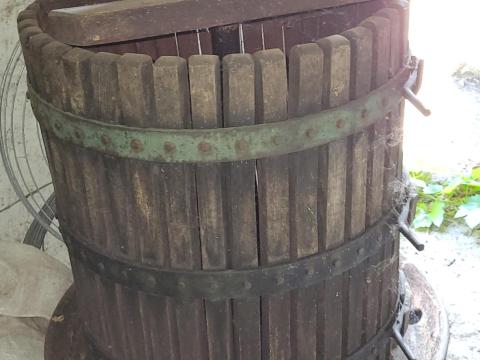 Szőlőprés 80 literes Szőlőprés 80 literes