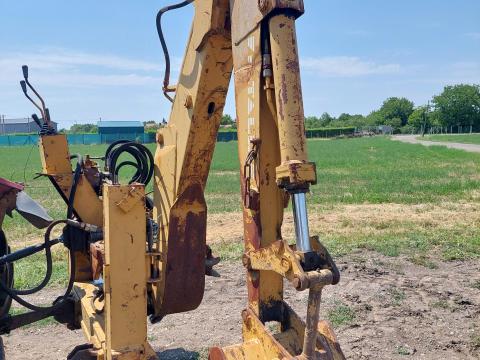 Árokásó függesztett Árokásó függesztett