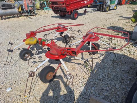 Kuhn 5,2 m-es rendterítő eladó Kuhn 5,2 m-es rendterítő eladó