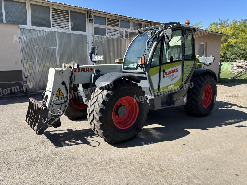Claas Scorpion 9040