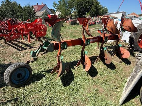 Kverneland 4 fejes váltvaforgató eke Kverneland 4 fejes váltvaforgató eke
