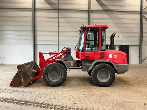 Volvo L 30 G / 2013 / 5.783 üzemóra / Lízing 20%-tól Volvo L 30 G / 2013 / 5.783 üzemóra / Lízing 20%-tól