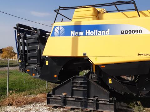 New Holland kockabálázó(új)120×90.eladó.Akár alkatrésznek is New Holland kockabálázó(új)120×90.eladó.Akár alkatrésznek is