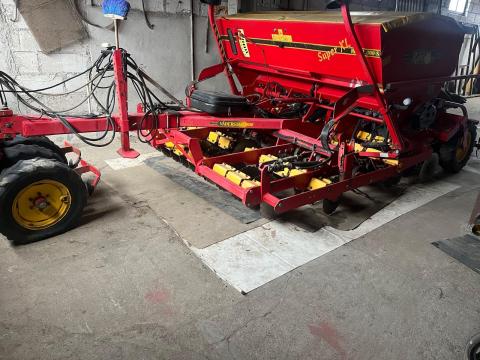 Väderstad Rapid 300 - Adásvételivel vagy EU adószámmal 0%Áfa-Leszállítva Väderstad Rapid 300 - Adásvételivel vagy EU adószámmal 0%Áfa-Leszállítva