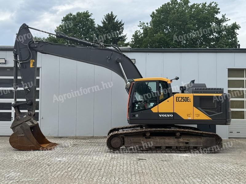 Volvo EC 250 EL / 2021 / 4 876 üzemóra / Lízing 20%-tól