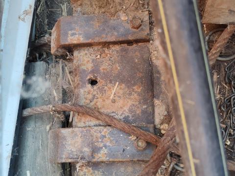 UN 053 körmös kanál eladó UN 053 körmös kanál eladó