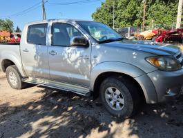 Toyota Hilux SR felszereltséggel eladó