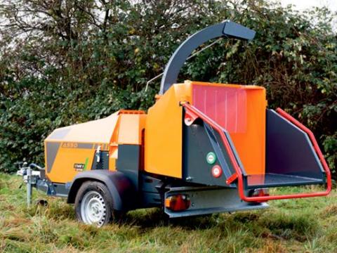 Jansen A550 vontatott faaprító 37 LE dízelmotorral – Royal Traktor