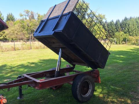 Eladó billenős pótkocsi Vas megyében Kondorfán Eladó billenős pótkocsi Vas megyében Kondorfán
