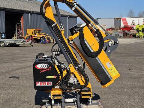 FERRI T380D rézsűkasza - ROYAL TRAKTOR FERRI T380D rézsűkasza - ROYAL TRAKTOR