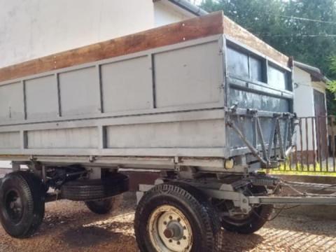 Pótkocsi, billenős, HW6011, piros rendszám, műszaki vizsga, 140 cm-re felmagasítva, erősebb alvázas, csak gabonahordásra használt Pótkocsi, billenős, HW6011, piros rendszám, műszaki vizsga, 140 cm-re felmagasítva, erősebb alvázas, csak gabonahordásra használt