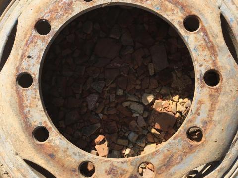 Pótkocsi BSS, 10 lyukas felnin, 1000x20-as, Prosztor gumival, 7 db, egyforma mintájú Pótkocsi BSS, 10 lyukas felnin, 1000x20-as, Prosztor gumival, 7 db, egyforma mintájú