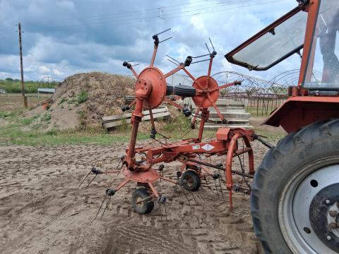 Kuhn GF 5001 MH típusú, 500 cm munkaszélességű rendterítő, rendkezelő eladó Kuhn GF 5001 MH típusú, 500 cm munkaszélességű rendterítő, rendkezelő eladó