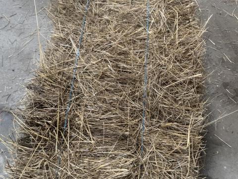 Kisbálás SZÉNA, 2. osztályú - tüzelni, kecskéknek, birkáknak Kisbálás SZÉNA, 2. osztályú - tüzelni, kecskéknek, birkáknak