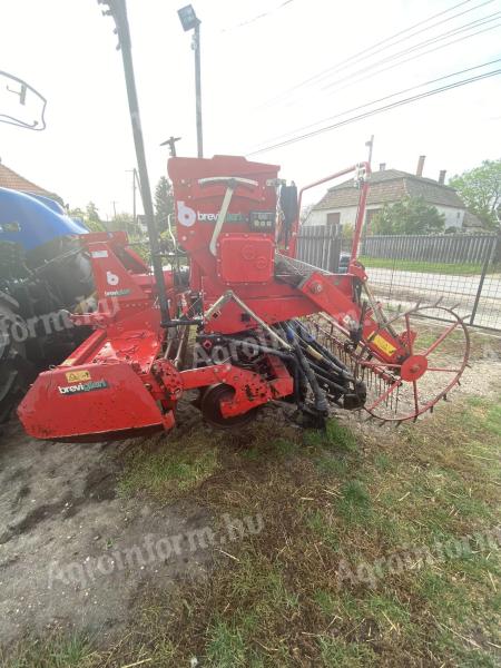 Eladó 3 méteres Breviglieri gabonavetőgép