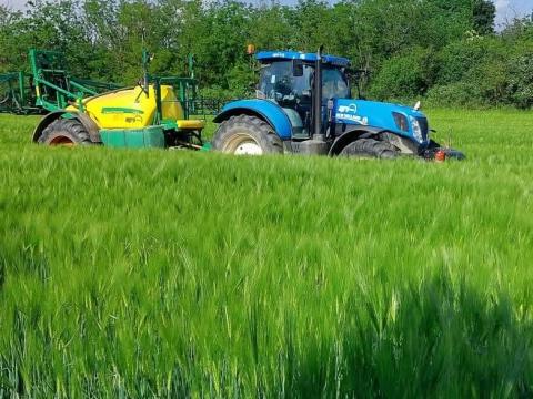 John Deere 732-es vontatott permetező eladó