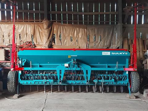 Sulky Tramline SX10 eladó 4 méteres mechanikus vetőgép Sulky Tramline SX10 eladó 4 méteres mechanikus vetőgép