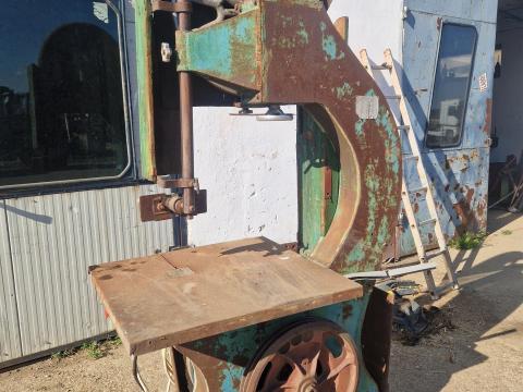 Szalagfűrész eladó – 800-as gyári, 380V Szalagfűrész eladó – 800-as gyári, 380V