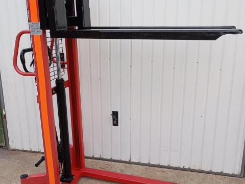 1,6 méterre emelő hidraulikus raklapemelő béka, kézi targonca, magasemelő 1,6 méterre emelő hidraulikus raklapemelő béka, kézi targonca, magasemelő