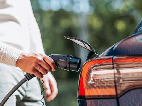 EV töltő telepítés magánszemélyeknek és cégeknek EV töltő telepítés magánszemélyeknek és cégeknek