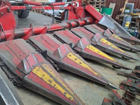 Oros Uni 4+2 Hsa, 6 soros előlzúzós, hidraulikusan csukható kukorica adapter Oros Uni 4+2 Hsa, 6 soros előlzúzós, hidraulikusan csukható kukorica adapter