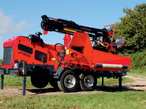 JENSEN JT660 vontatott ágaprító – 150 LE dízelmotorral – ROYAL TRAKTOR JENSEN JT660 vontatott ágaprító – 150 LE dízelmotorral – ROYAL TRAKTOR