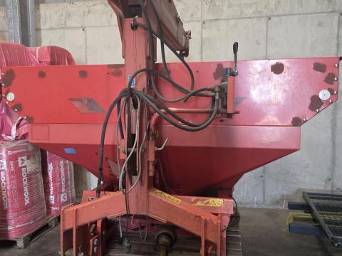 Kuhn MDS 935 Q műtrágyaszóró LevSak rakodó adapterrel eladó Kuhn MDS 935 Q műtrágyaszóró LevSak rakodó adapterrel eladó