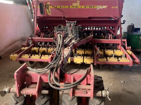 Väderstad Rapid 300 gabonavetőgép eladó Väderstad Rapid 300 gabonavetőgép eladó