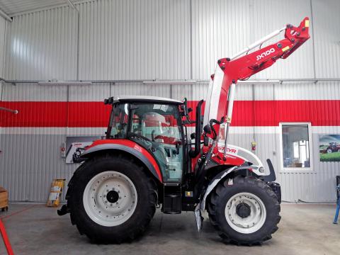 Blackbull JX100 homlokrakodó Steyr traktorokhoz (4 hengeres) Blackbull JX100 homlokrakodó Steyr traktorokhoz (4 hengeres)