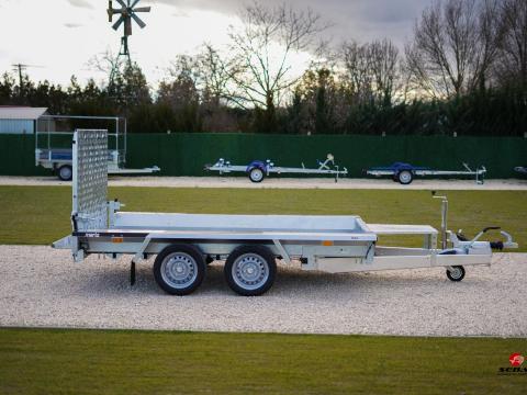 Új Martz Bau 300 - 2 tengelyes (2700 kg) gépszállító akciósan csak 1.990.000 Ft Új Martz Bau 300 - 2 tengelyes (2700 kg) gépszállító akciósan csak 1.990.000 Ft