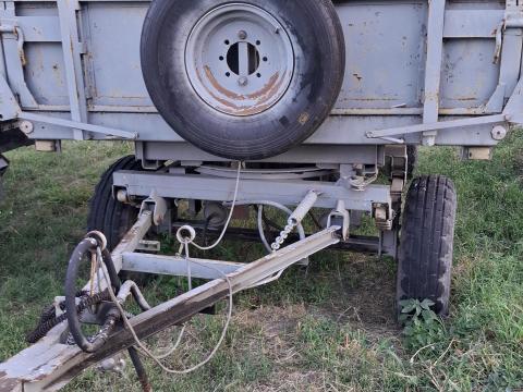 Eladó 3 irányba billenő pótkocsi piros rendszámmal Eladó 3 irányba billenő pótkocsi piros rendszámmal