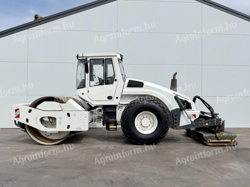 Bomag BW213DH-4 / 2004 / 6 122 üzemóra / Lízing 20%-tól