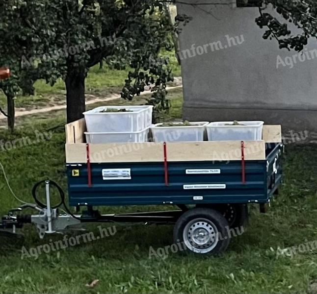 Eladó Bagodi BP-1000 R pótkocsi hibátlan állapotban, ráfutófékes, billenthető, magasítókkal