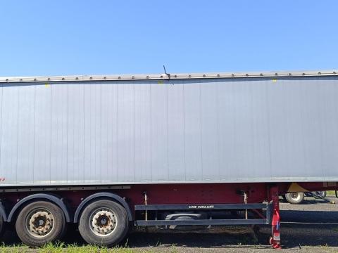 Schwarzmüller SK-K gabonaszállító félpótkocsi 55 m3 eladó Schwarzmüller SK-K gabonaszállító félpótkocsi 55 m3 eladó