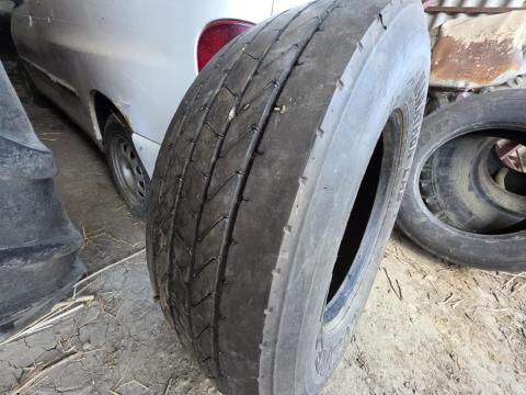 Kamion gumi 315/60 R22,5, vágva nem volt, 4 db, 20 000 Ft/db Kamion gumi 315/60 R22,5, vágva nem volt, 4 db, 20 000 Ft/db