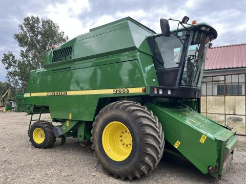 John Deere 2266 kombájn eladó, kiváló állapotban John Deere 2266 kombájn eladó, kiváló állapotban