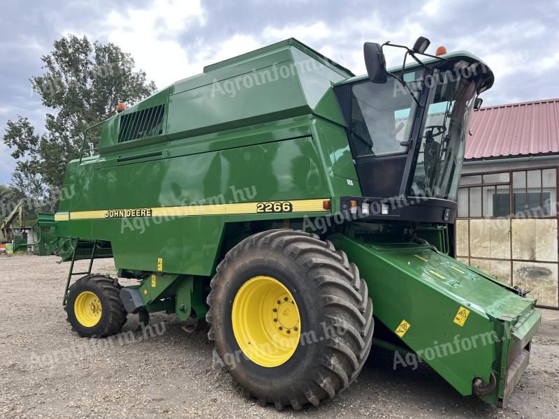 John Deere 2266 kombájn eladó, kiváló állapotban
