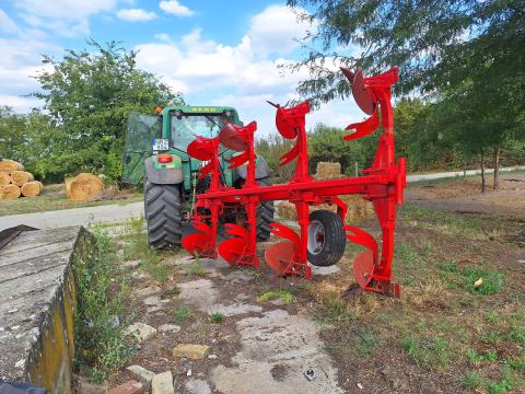 Kuhn 4 fejes váltvaforgatós eke eladó Kuhn 4 fejes váltvaforgatós eke eladó