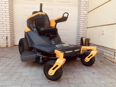 Új Stiga Gyro 500e akkus elektromos zero turn fűnyíró traktor eladó Új Stiga Gyro 500e akkus elektromos zero turn fűnyíró traktor eladó