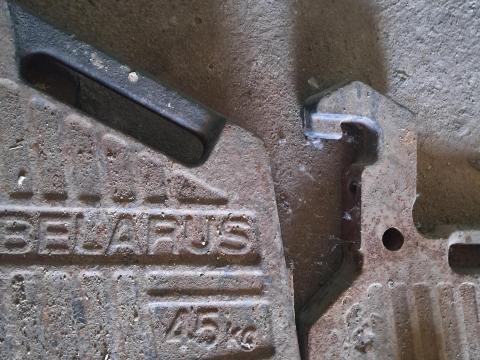 MTZ orrsúly és pótkocsi vonófej eladó MTZ orrsúly és pótkocsi vonófej eladó