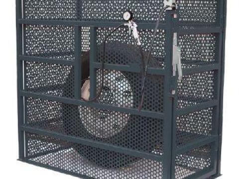 Kerékfúvató ketrec eladó – Hofmann Megaplan biztonsági felfújó ketrec teherautó gumikhoz Kerékfúvató ketrec eladó – Hofmann Megaplan biztonsági felfújó ketrec teherautó gumikhoz