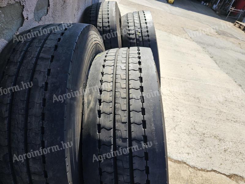 315/70R22,5 gumi,  385/65R22.5 gumi felni nélkül eladó