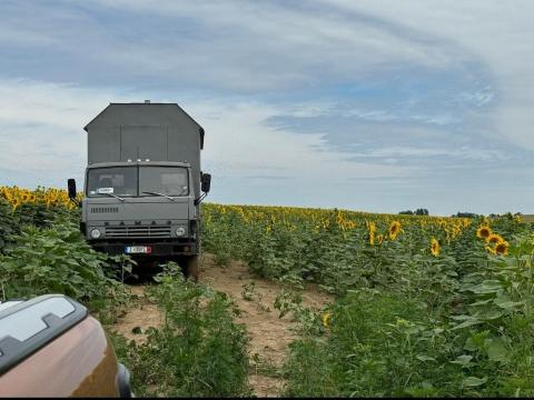 Kamazra épített, 52 családos Kollár-féle méhészkonténer eladó Kamazra épített, 52 családos Kollár-féle méhészkonténer eladó
