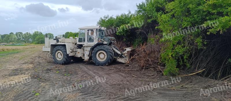 Földút kiépítése, javítása, szélesítése és bokros területek tisztítása, bozótirtás földgyaluval