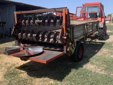 Eladó almozó-szalmázó gép kardánnal, 11 méteres beszórás – Bócsa Eladó almozó-szalmázó gép kardánnal, 11 méteres beszórás – Bócsa