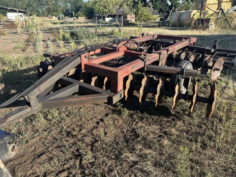 Vontatott tárcsa 3,2 méter munkaszélességgel, 560-as lapokkal Vontatott tárcsa 3,2 méter munkaszélességgel, 560-as lapokkal