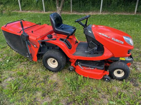 Kubota GR1600-II tipusú diesel fűnyíró traktor Kubota GR1600-II tipusú diesel fűnyíró traktor