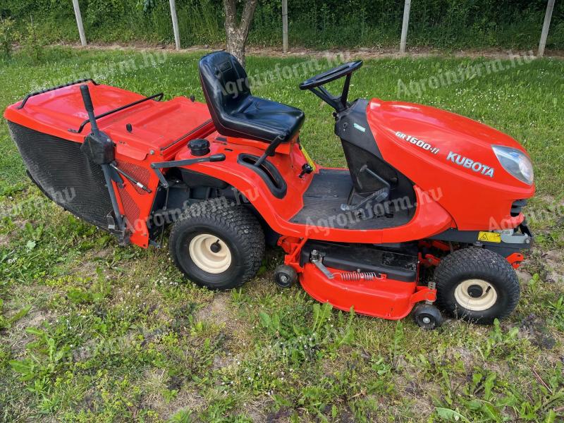 Kubota GR1600-II tipusú diesel fűnyíró traktor