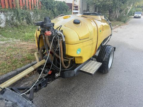 G-Jet 1000 literes axiál vontatott nyomkövetős permetező eladó G-Jet 1000 literes axiál vontatott nyomkövetős permetező eladó