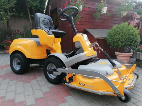 Stiga Park 420 LM, 122,7 üzemórás fűnyírótraktor eladó Stiga Park 420 LM, 122,7 üzemórás fűnyírótraktor eladó